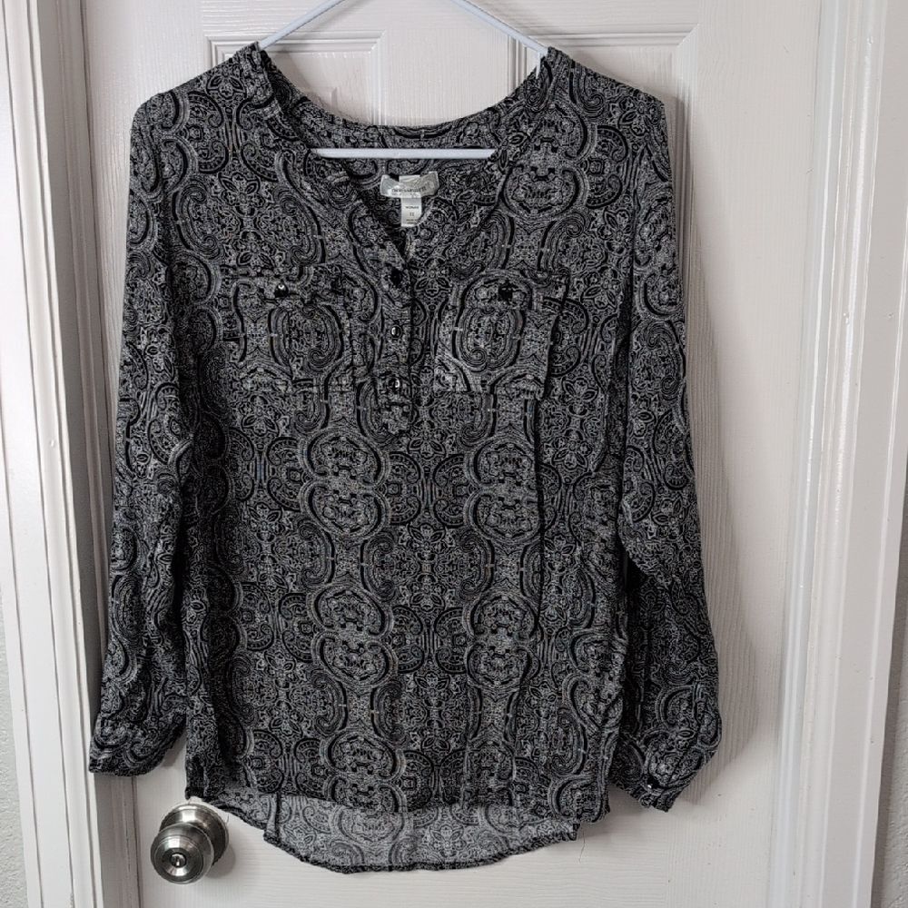 Dressbarn Black and Gray Patterned Blouse